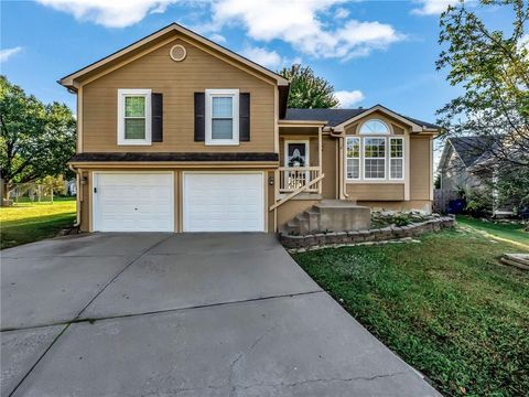 Photo of 12621 S Clinton Court, Olathe, KS 66061 (MLS # 2581249)