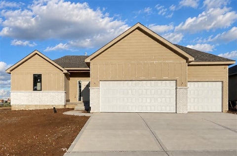 Photo of 19317 Skyview Lane, Spring Hill, KS 66083 (MLS # 2607349)
