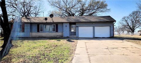 1001 N Main Street Yates Center KS 66783