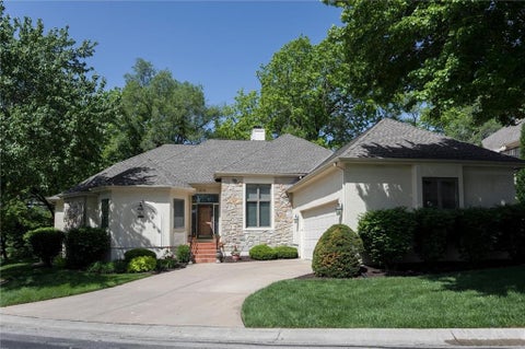 Photo of 9118 Walmer Street, Overland Park, KS 66212 (MLS # 2615990)