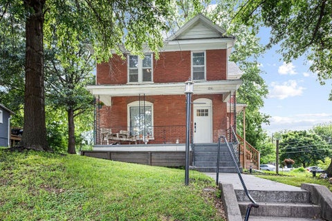 Photo of 1016 N 10th Street, Atchison, KS 66002 (MLS # 2628064)