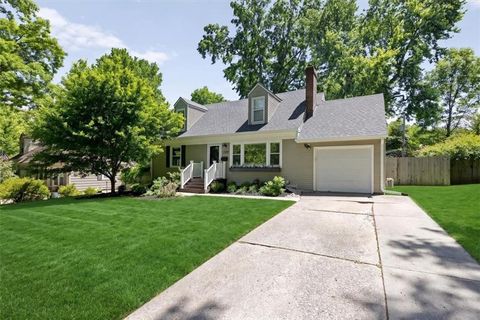 Photo of 2507 W 79th Terrace, Prairie Village, KS 66208 (MLS # 2619420)