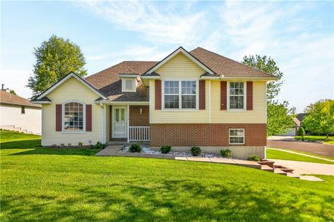 Photo of 103 Somerset Drive, Gower, MO 64454 (MLS # 2615075)