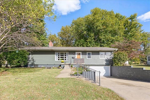 Photo of 6612 W 85th Street, Overland Park, KS 66212 (MLS # 2648281)