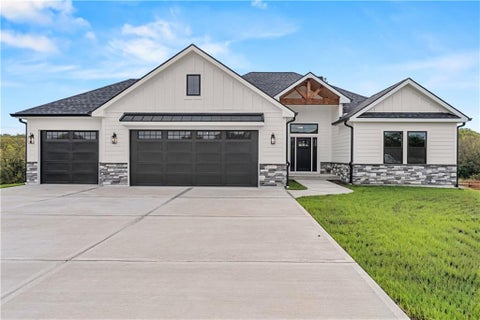 Photo of 12203 S Eagle Crest Drive, Lees Summit, MO 64086 (MLS # 2642674)