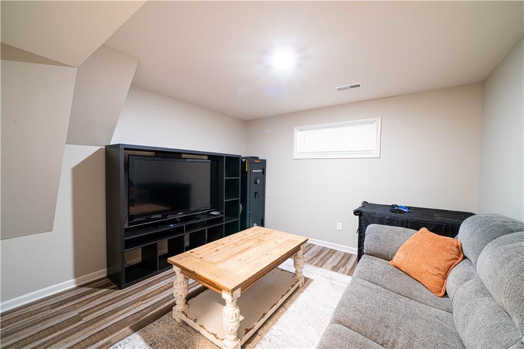 St Joseph, Missouri 64506, United States, 3 Bedrooms Bedrooms, ,2 BathroomsBathrooms,Residential,Active,191911