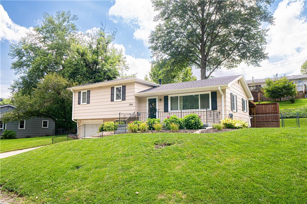 St Joseph, Missouri 64506, United States, 3 Bedrooms Bedrooms, ,2 BathroomsBathrooms,Residential,Active,191911