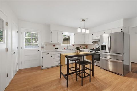 825 E 75th Street, Kansas City, MO 64131 - #: 2565187