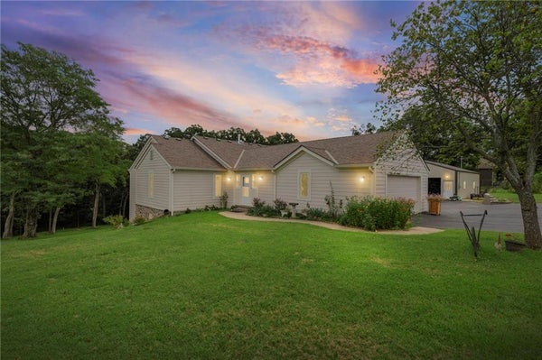 32435 W 91ST ST, DE SOTO, KS 66018 - Image 8f01e35a9d02fa88d0e966da869a5fff/2557846546