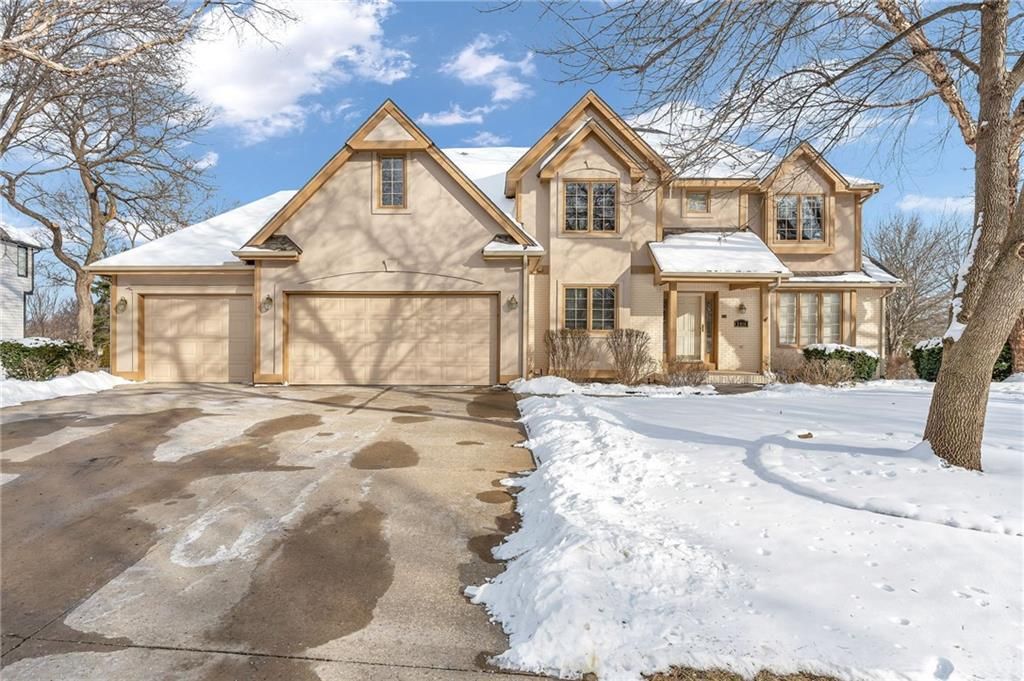 Photo of 2014 Riviera Court, Lawrence, KS 66047 (MLS # 2598554)