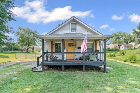 1004 Hickory Street, Excelsior Springs, MO 64024 - #: 2615256