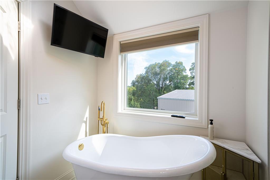 Wathena, Kansas 66090, United States, 4 Bedrooms Bedrooms, ,3 BathroomsBathrooms,Residential,Active,194065