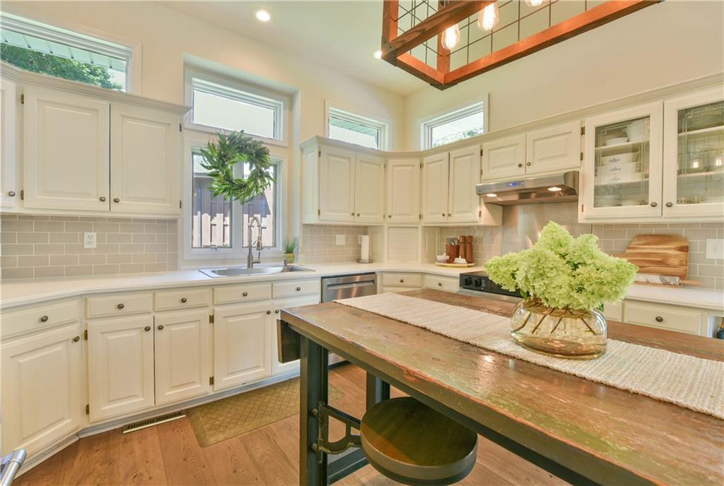 Wathena, Kansas 66090, United States, 4 Bedrooms Bedrooms, ,3 BathroomsBathrooms,Residential,Active,194065