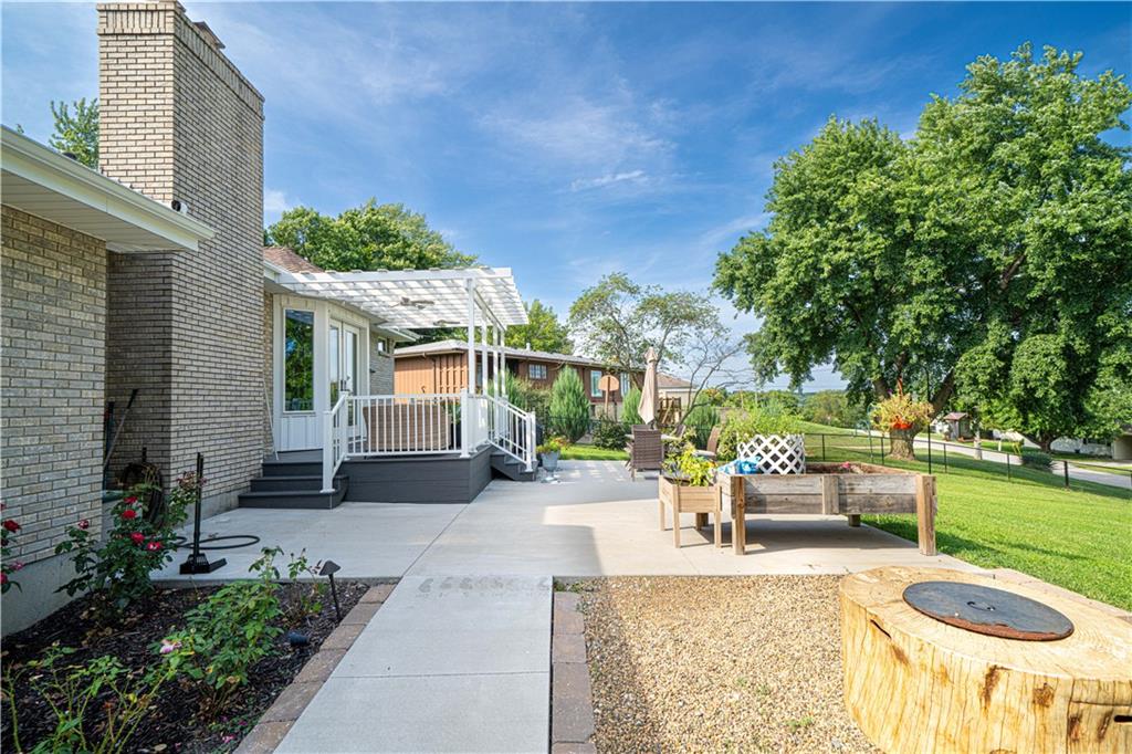 Wathena, Kansas 66090, United States, 4 Bedrooms Bedrooms, ,3 BathroomsBathrooms,Residential,Active,194065