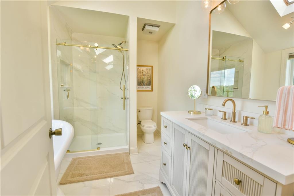 Wathena, Kansas 66090, United States, 4 Bedrooms Bedrooms, ,3 BathroomsBathrooms,Residential,Active,194065