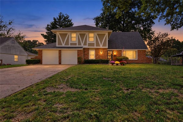 12408 MONROE AVE, GRANDVIEW, MO 64030 - Image 8fd165f4d3a363ae71257281de8f2ffe/1576850616