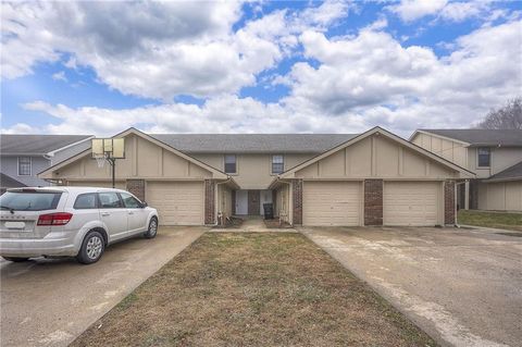 18901-07 E Lexington Road Independence MO 64058