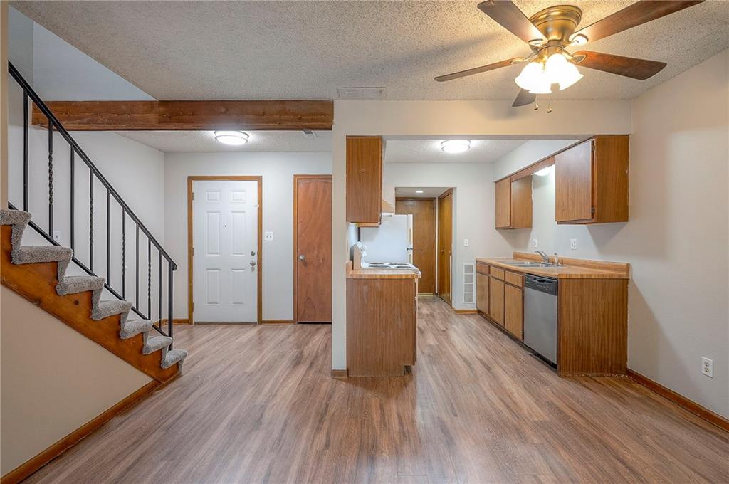 18901-07 E Lexington Road