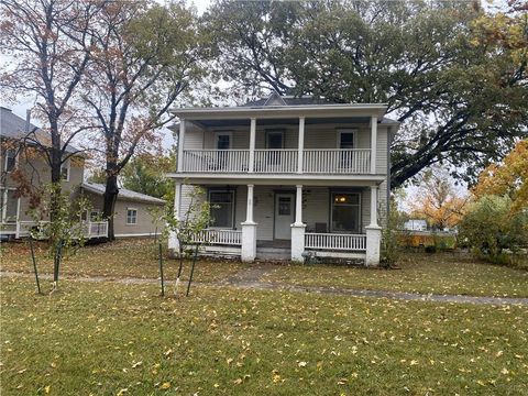 118 7th Street Baldwin City KS 66006