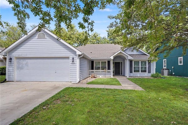 2012 E 26TH ST, LAWRENCE, KS 66046 - Image 9077cc5d881237a41a180deac55ff78d/1473838532