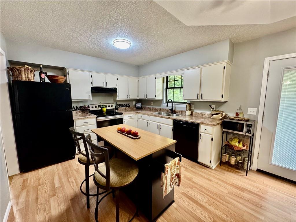 913 Josela Court