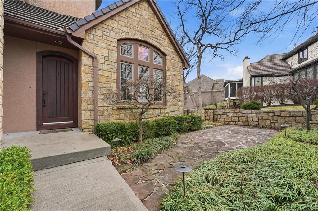 7060 N National Drive