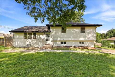 Photo of 4142 N Lister Avenue, Kansas City, MO 64117 (MLS # 2628982)