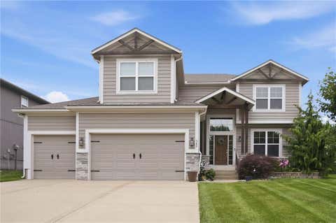 Photo of 342 SE HIGHLAND PARK Drive, Lees Summit, MO 64063 (MLS # 2627747)