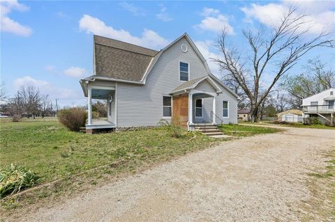 Photo of 702 N Kentucky Street, Iola, KS 66749 (MLS # 2620707)