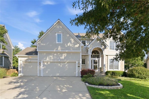 5320 W 160TH ST, STILWELL, KS 66085 - Image 90f7c054be1f293b4f63db9981cbc8a9/2113705240