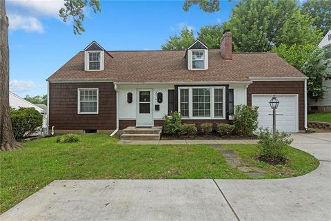 Photo of 3316 W 75th Street, Prairie Village, KS 66208 (MLS # 2617258)