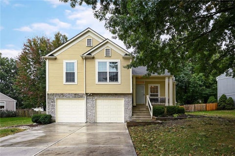 Photo of 2517 SE Kimbrough Lane, Lees Summit, MO 64063 (MLS # 2646355)