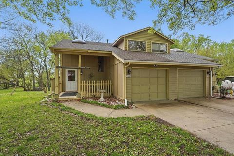 750 SE Claremont Court Lee's Summit MO 64063