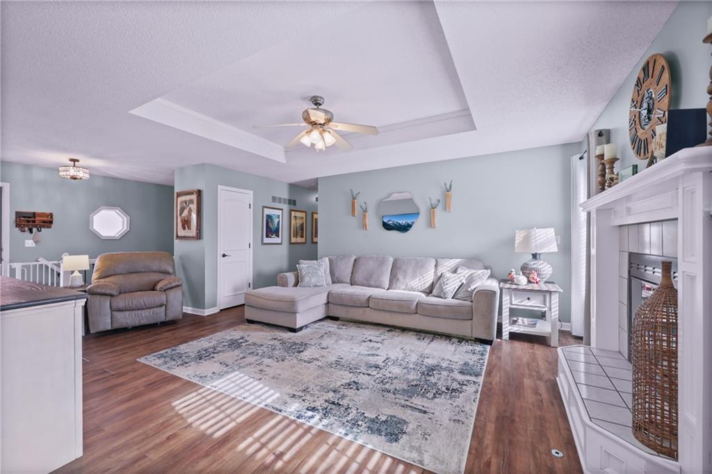 404 NE Virginia Court