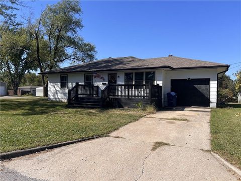 Photo of 611 S Summit Road, Knob Noster, MO 65336 (MLS # 2581591)