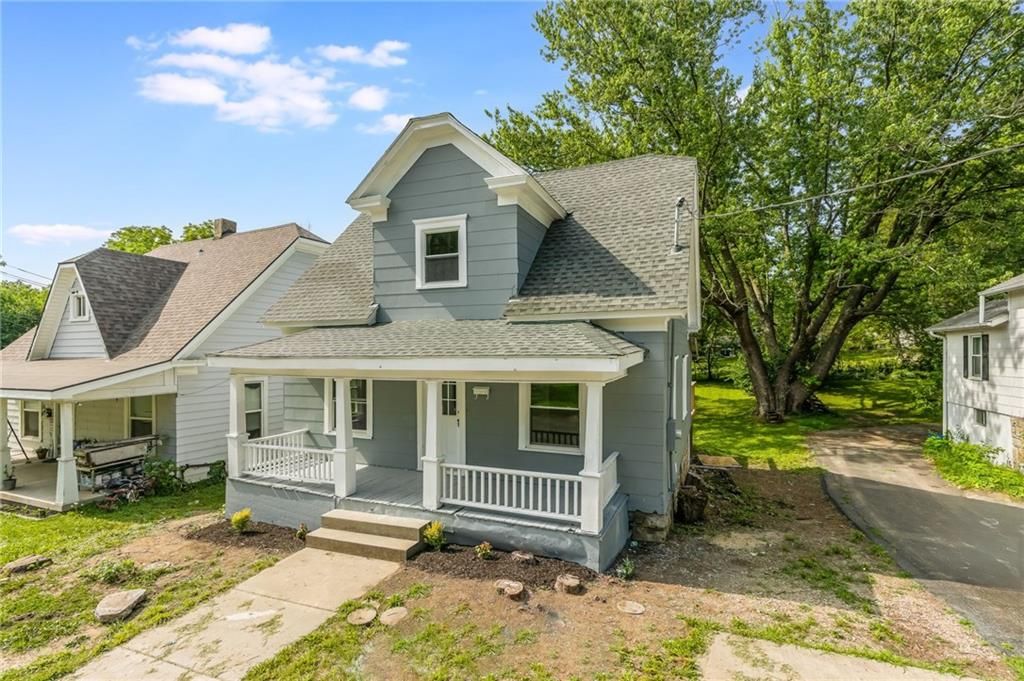 Photo of 936 St Paul Avenue, Excelsior Springs, MO 64024 (MLS # 2596767)