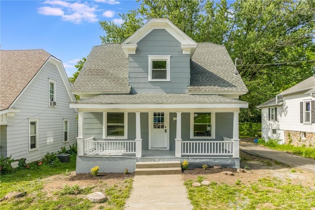 Photo of 936 St Paul Avenue, Excelsior Springs, MO 64024 (MLS # 2596767)