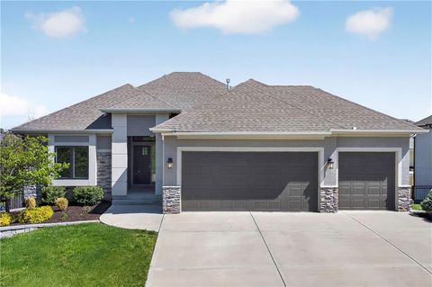 Photo of 24818 W 89th Street, Lenexa, KS 66227 (MLS # 2615698)