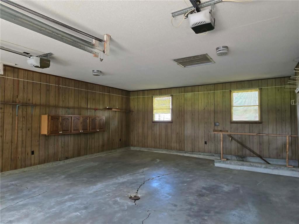 208 E Bodine Avenue
