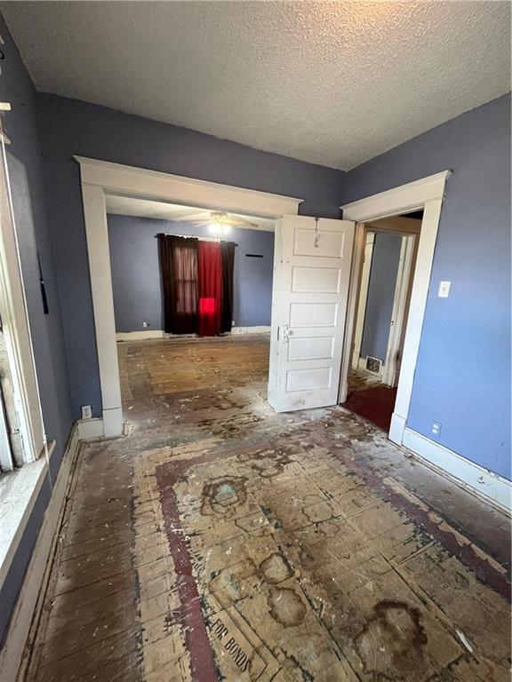 St Joseph, Missouri 64501, United States, 2 Bedrooms Bedrooms, ,2 BathroomsBathrooms,Residential,Active,210958