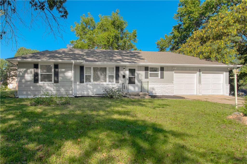 Photo of 8512 E 85th Street, Raytown, MO 64138 (MLS # 2608041)