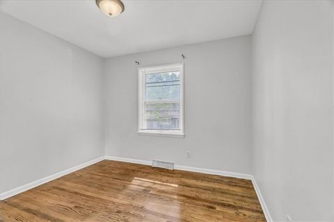 Tiny photo for 425 Maple Street, Liberty, MO 64068 (MLS # 2599304)