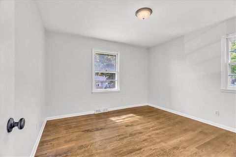 Tiny photo for 425 Maple Street, Liberty, MO 64068 (MLS # 2599304)