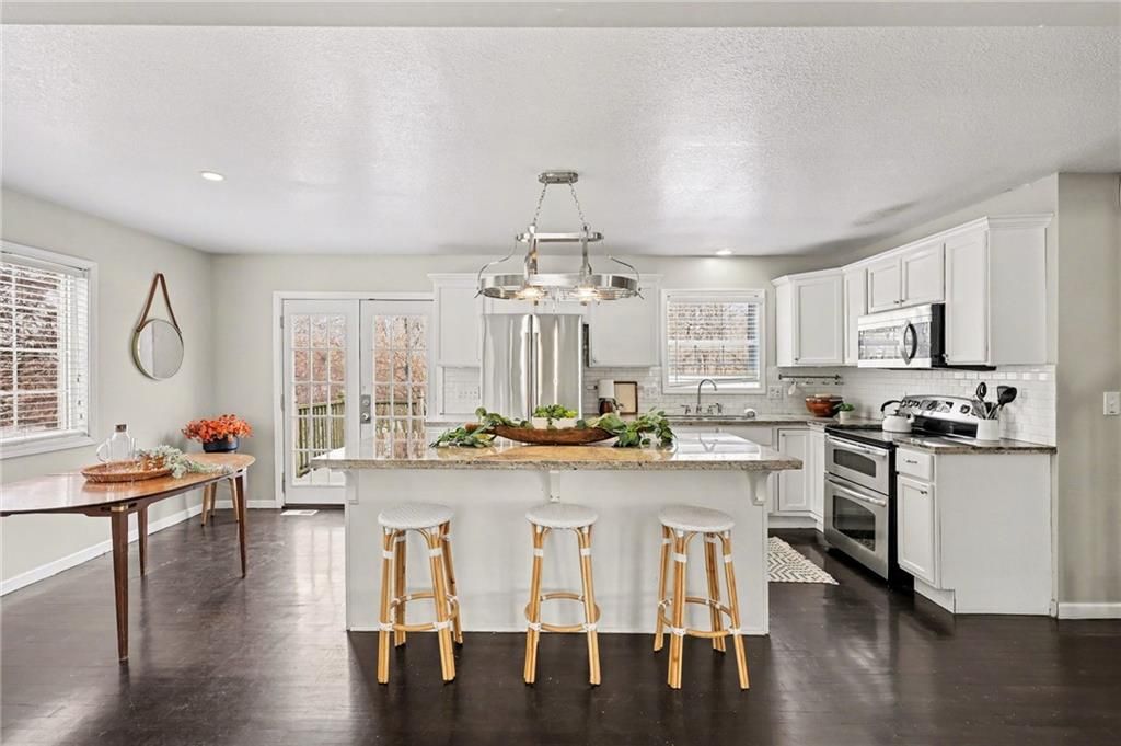 Photo of 2900 E RED BRIDGE Road, Kansas City, MO 64137 (MLS # 2598178)