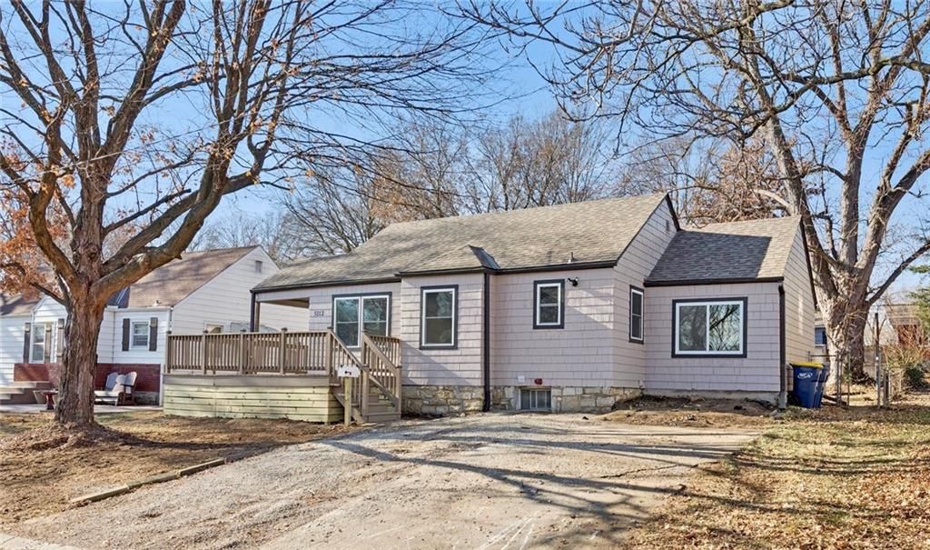 Photo of 5112 Maple Street, Mission, KS 66202 (MLS # 2592484)