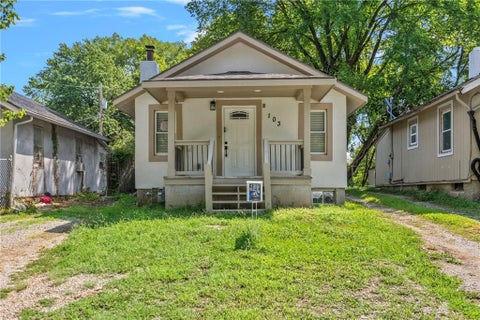 Photo of 103 S 22nd Street, Kansas City, KS 66102 (MLS # 2631307)