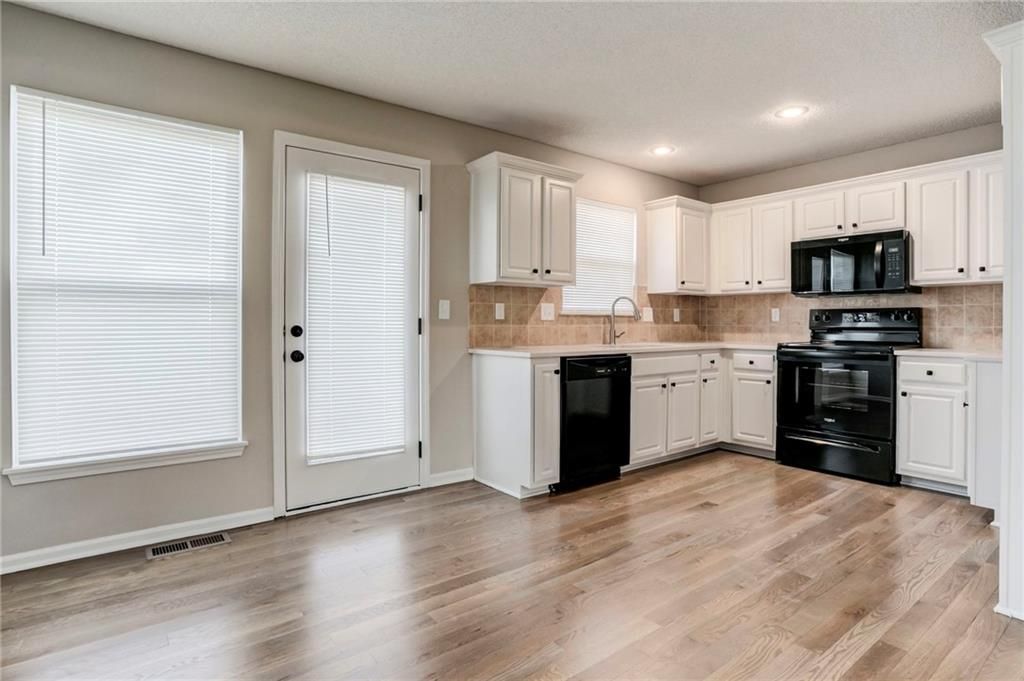 Photo of 12774 Walker Street, Kansas City, KS 66109 (MLS # 2592512)