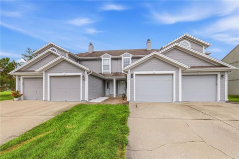 Photo of 5604 NW Moonlight Meadow Court, Lees Summit, MO 64064 (MLS # 2634050)