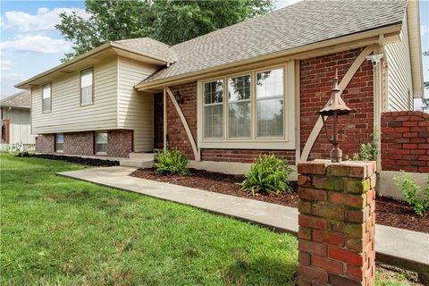 1004 SW Twilight Lane, Blue Springs, MO 64015 - MLS#: 2562367