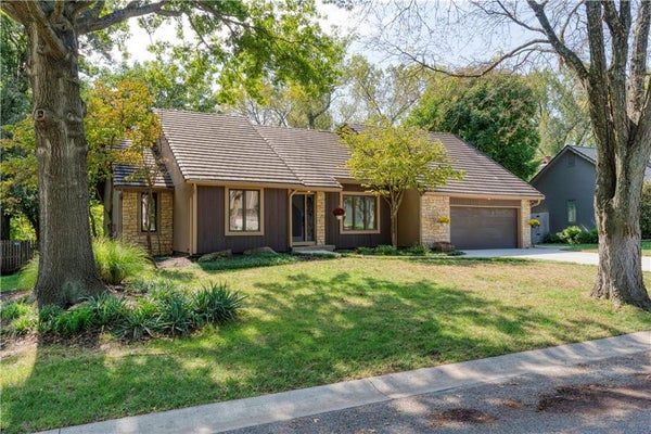 11269 HADLEY ST, OVERLAND PARK, KS 66210 - Image 9286947f2969b2bd7e792ebec7ebc62c/1848210803